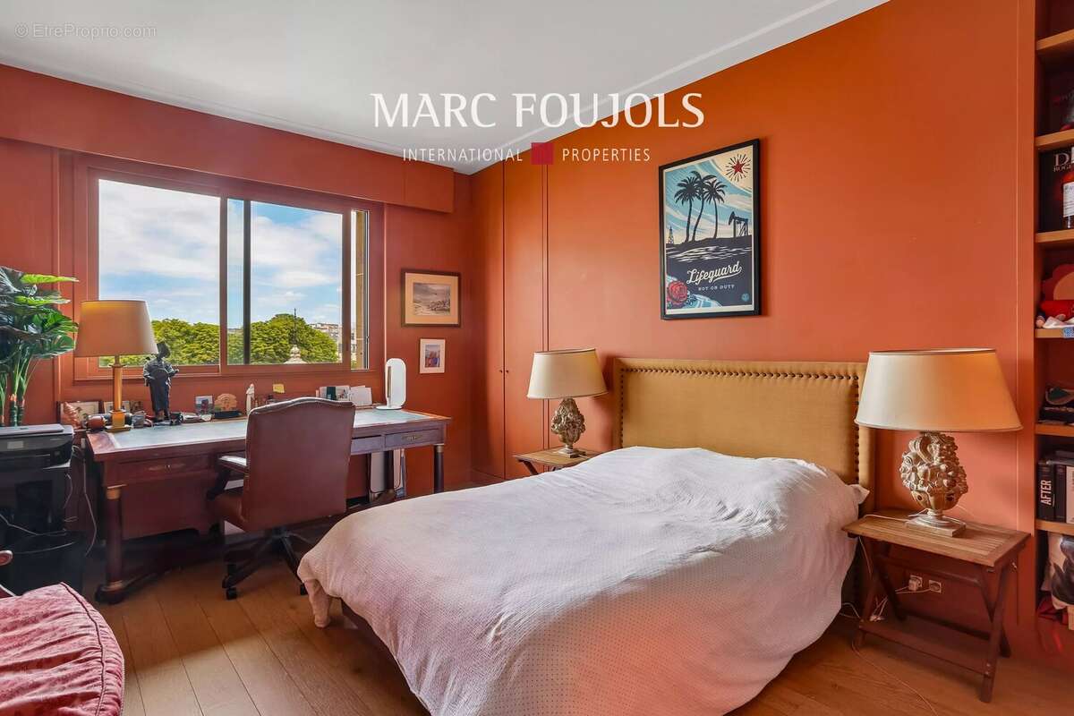 Paris XVI TROCADERO Vues monuments - Appartement 3 pièces avec balcon - photo 6