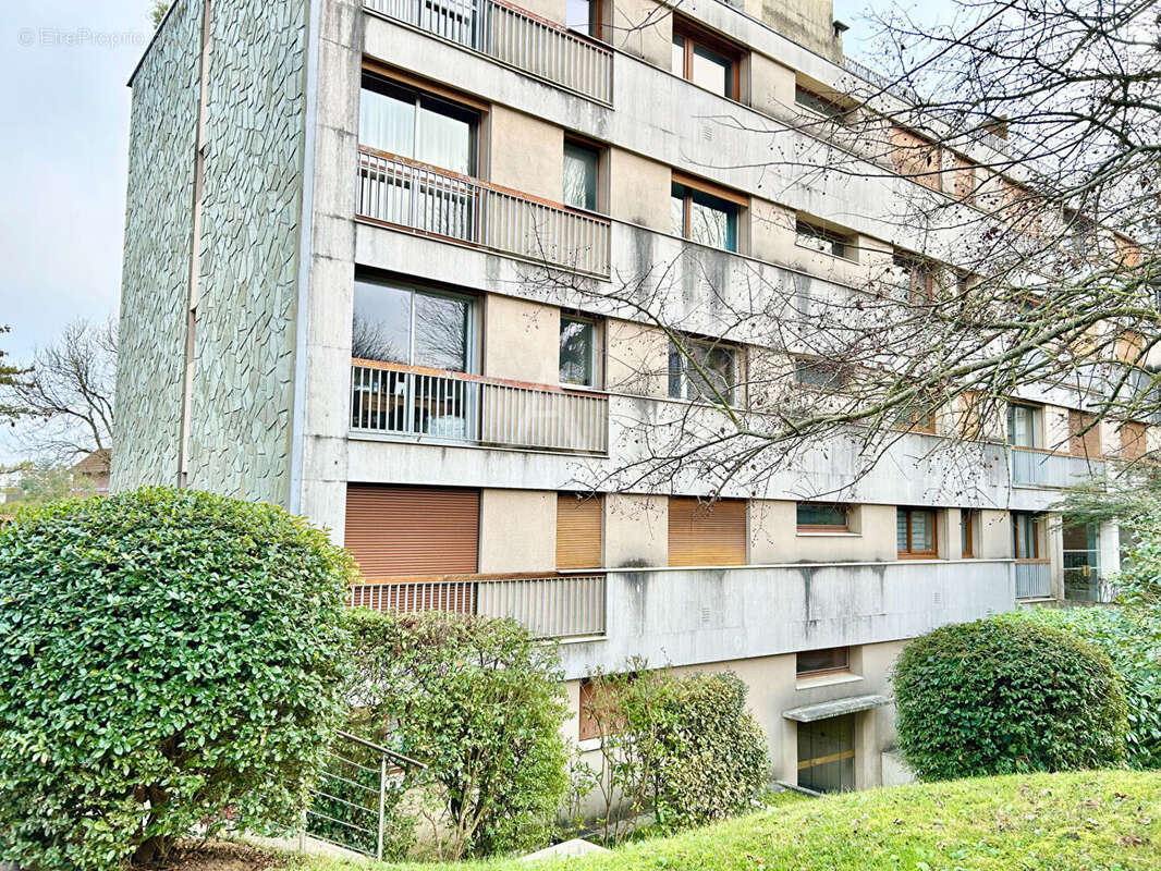 Appartement à GARCHES