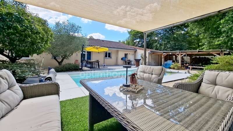 Maison de plain-pied 6 pièces avec piscine à vendre à Charmeil, proche Vichy – 142 m² habitables - photo 3