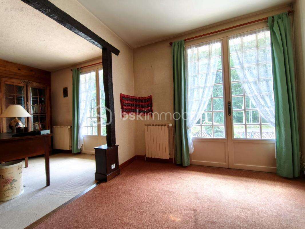 Maison familiale de 150 m² à rénover avec sous-sol complet - photo 8