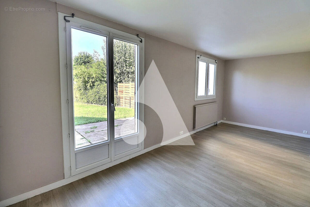 Maison à AUVERS-SUR-OISE