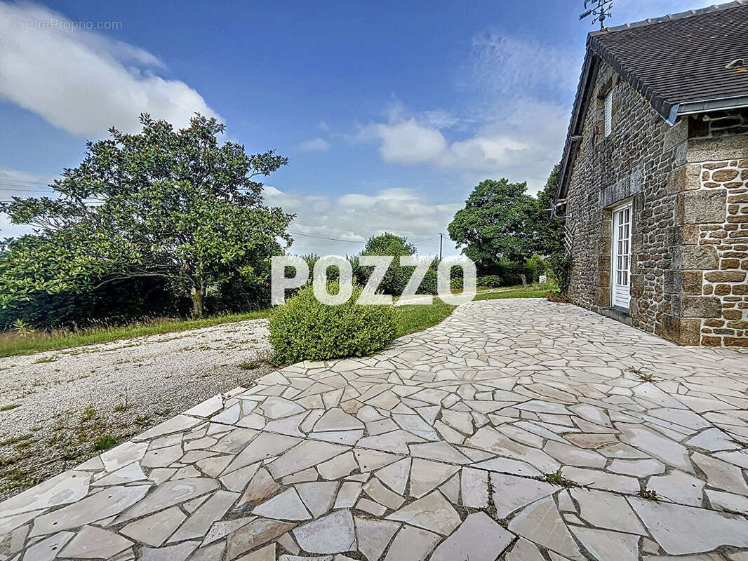 Maison à SAINT-SEVER-CALVADOS