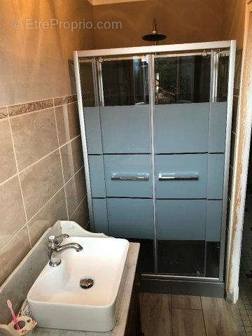 Charmante maison en pierres de 58 m2 habitables, 2 chambres et un garage - photo 7