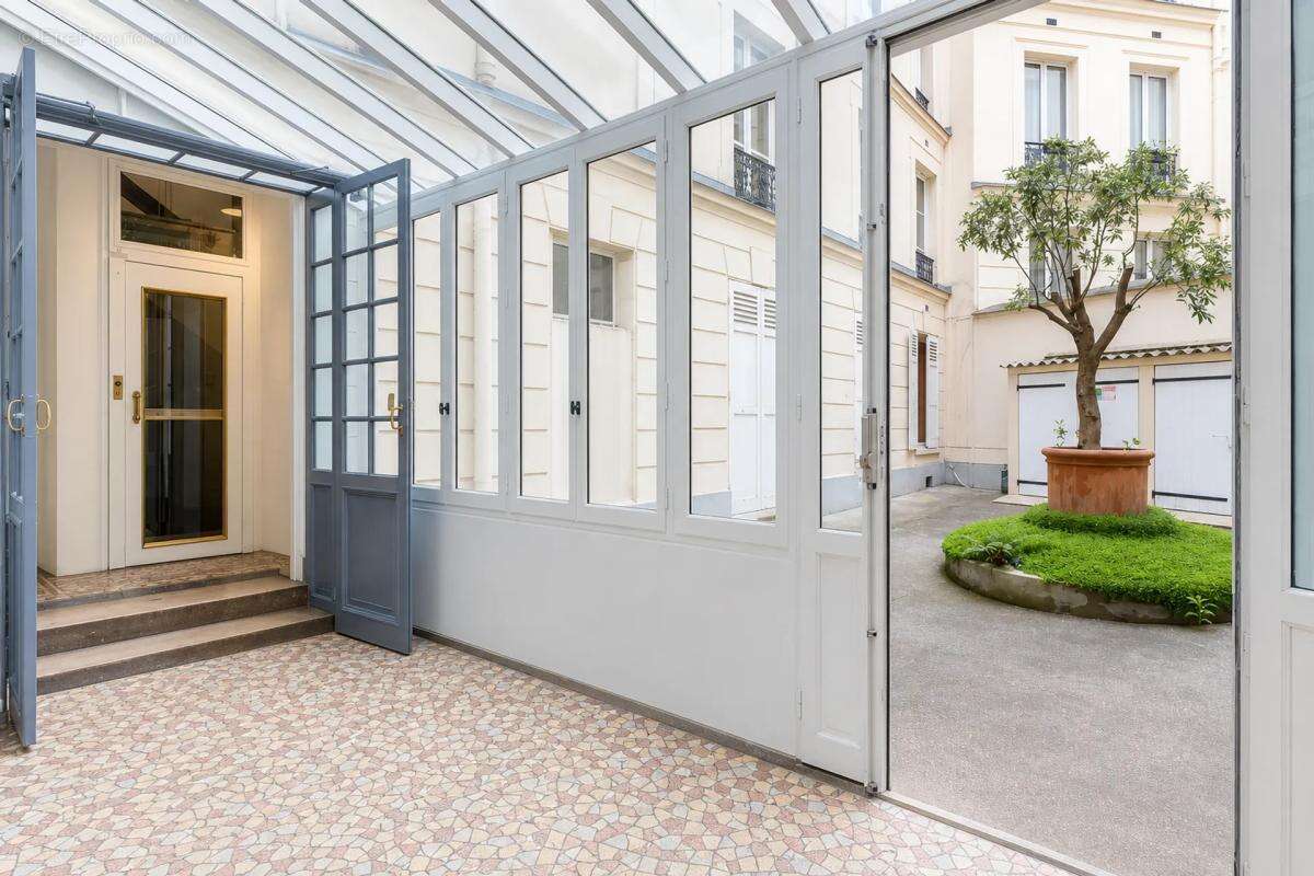 Appartement loué 2 pièces de 50 m² à Paris 16 - photo 6