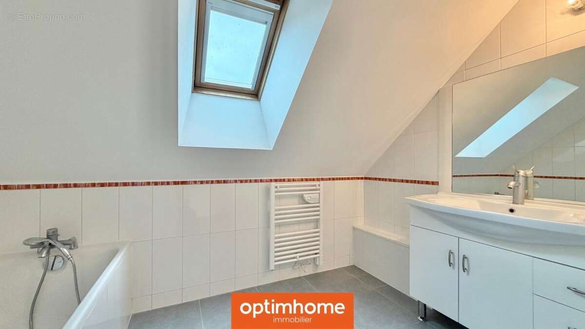 EN EXCLUSIVITÉ à SAULXURES-SUR-MOSELOTTE – Maison récente 117 m² environ au sol (90 m² Carrez)  3 chambres  Vivable de plain-pie - photo 13