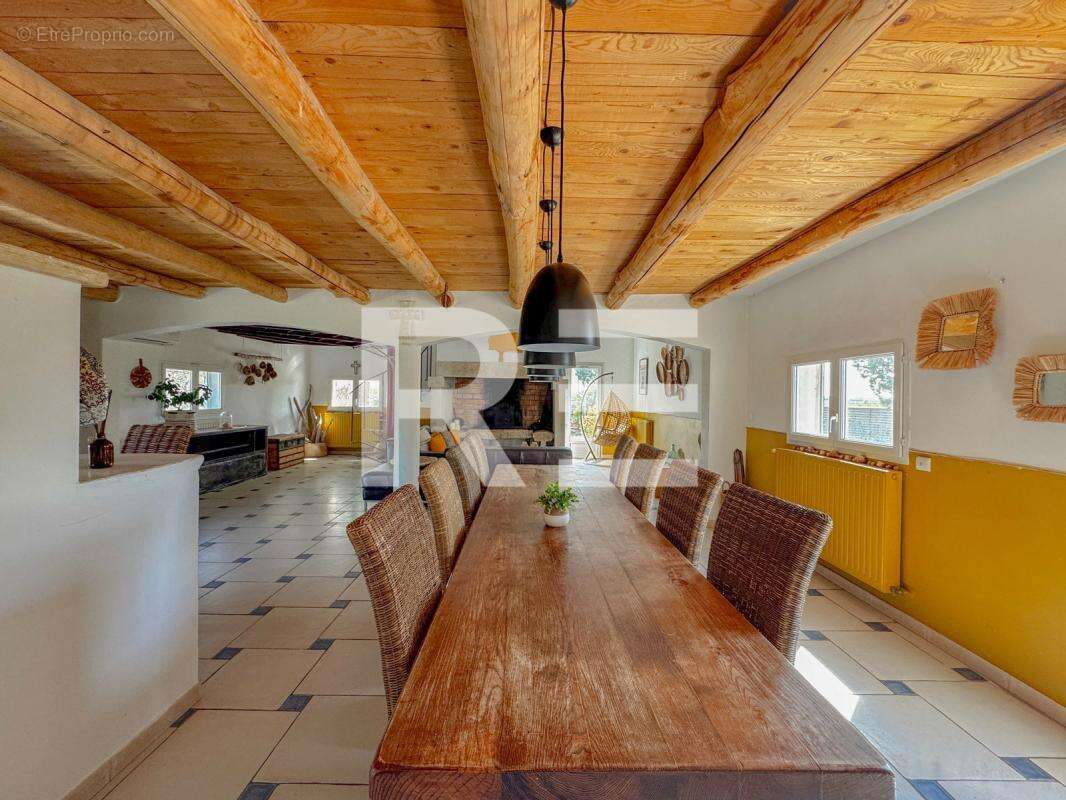 Maison à BELLEGARDE