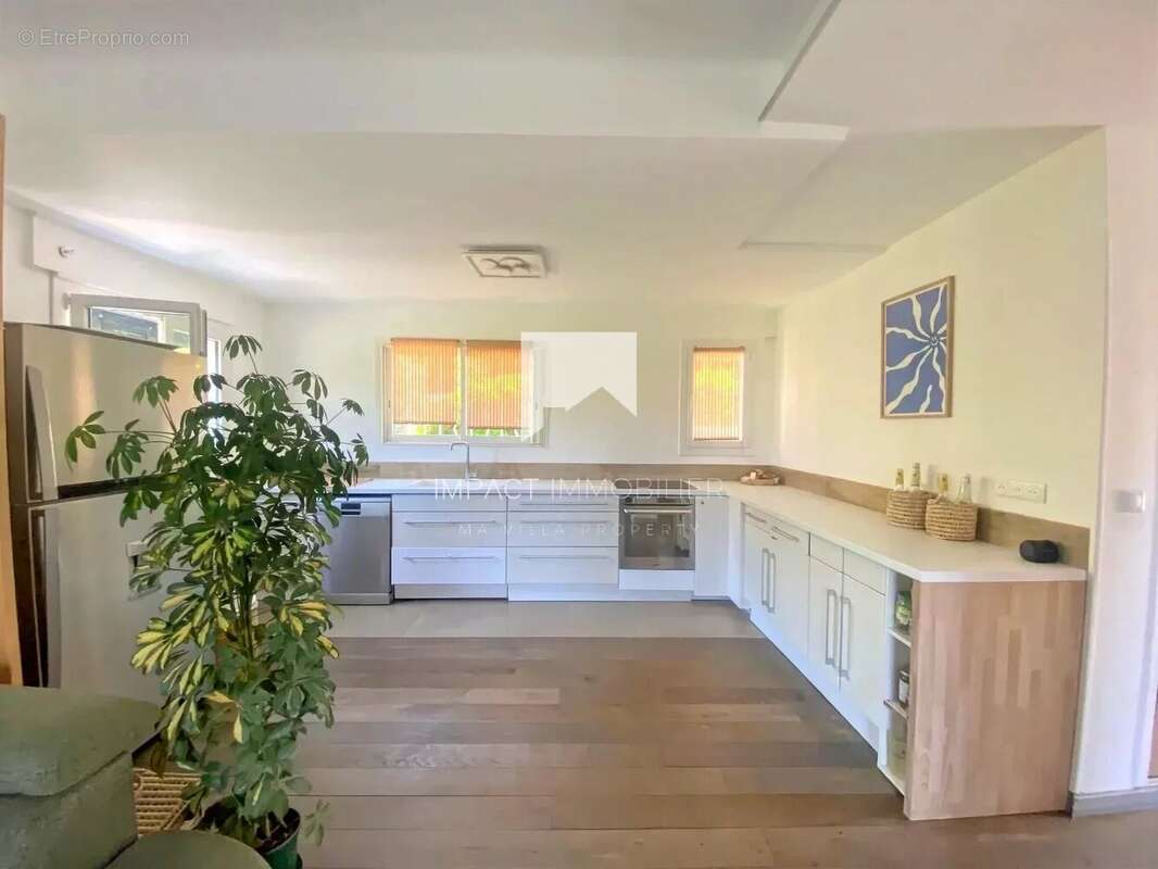 Maison 6 pièces - Hyères - photo 2