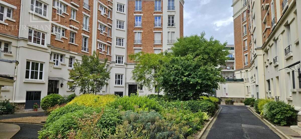 Appartement à COURBEVOIE