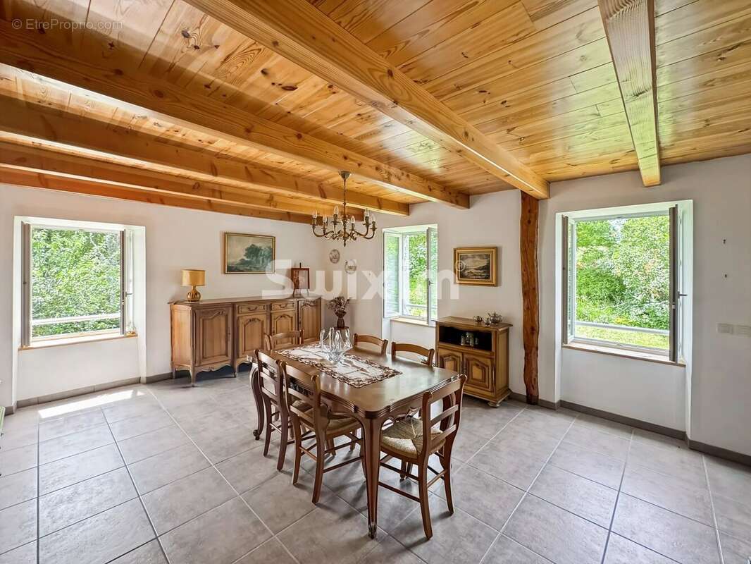 Maison à COUCOURON