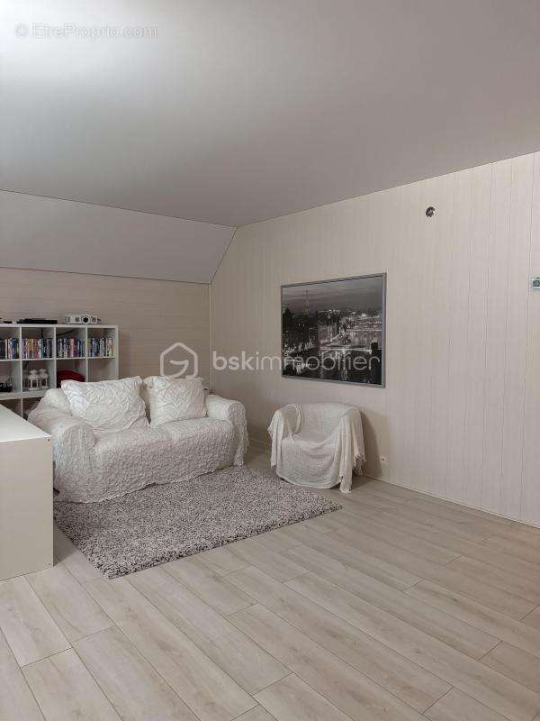 Maison 250 m² à Etalante  - photo 8