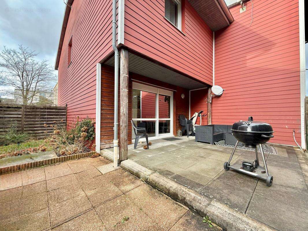 Appartement à CHENOVE