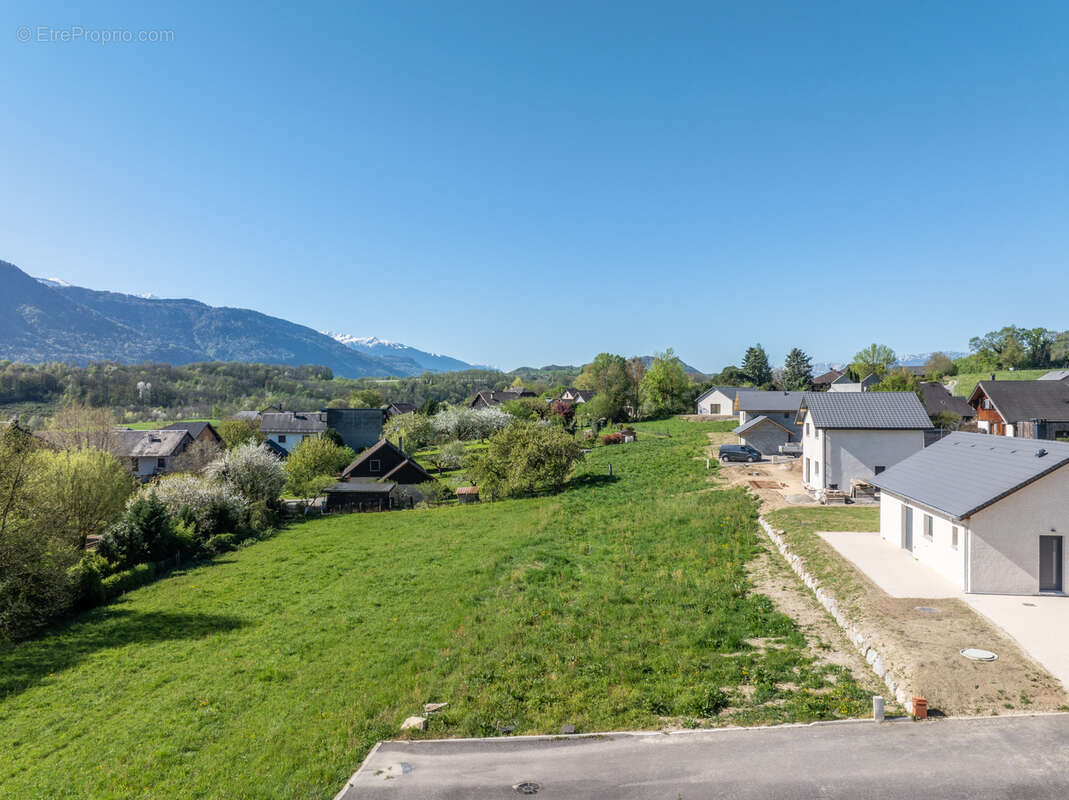 Terrain à CHAMOUSSET