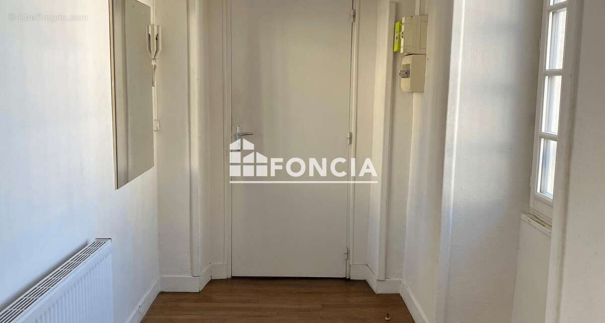 Appartement à LA FERE