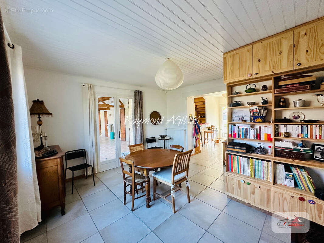 Charmante maison familiale de 4 chambres avec piscine et jardin arboré - photo 14