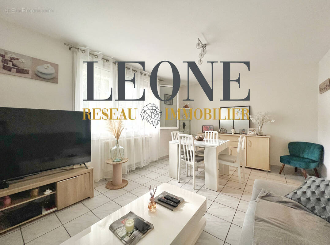 Appartement à PIERRE-BENITE