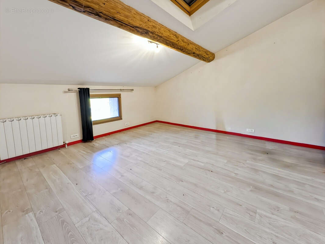 Maison 159 m² à Jassans-Riottier  - photo 6