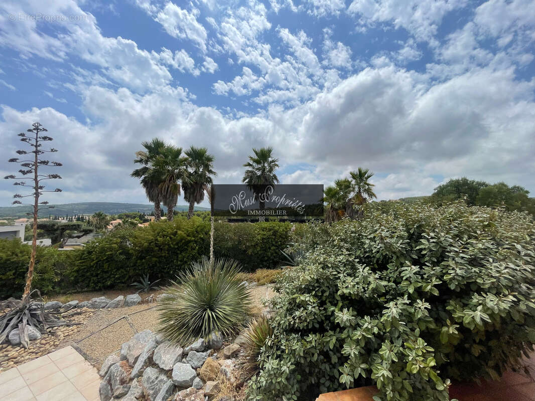Villa de 160 m2. vue sur l'étang. - photo 6