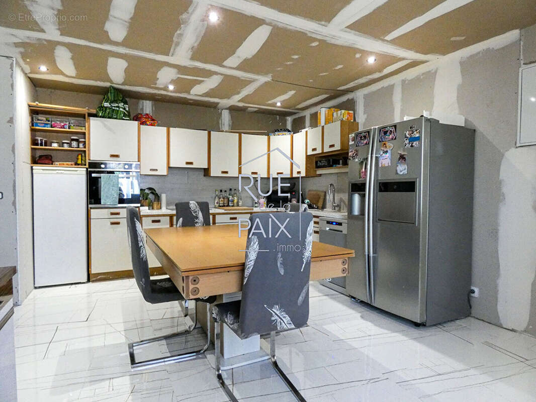 Maison à SAINT-JEAN-DE-SAUVES