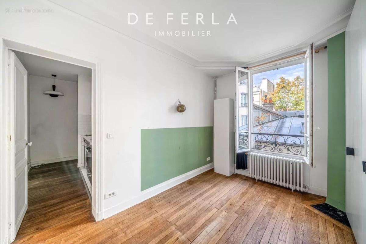 Appartement à PARIS-14E
