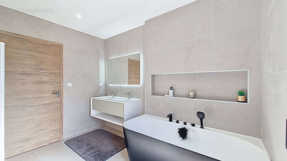 Élégante villa contemporaine de plain-pied dans un domaine résidentiel prisé - photo 9