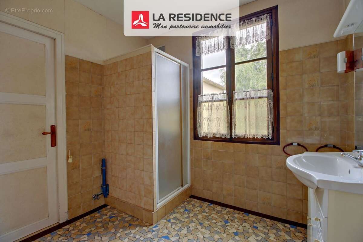 Maison à COURCELLES-SUR-SEINE