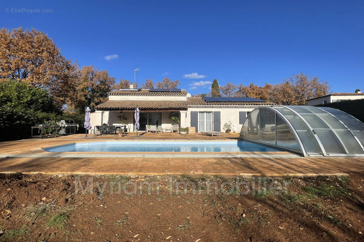 Maison à SAINT-CEZAIRE-SUR-SIAGNE