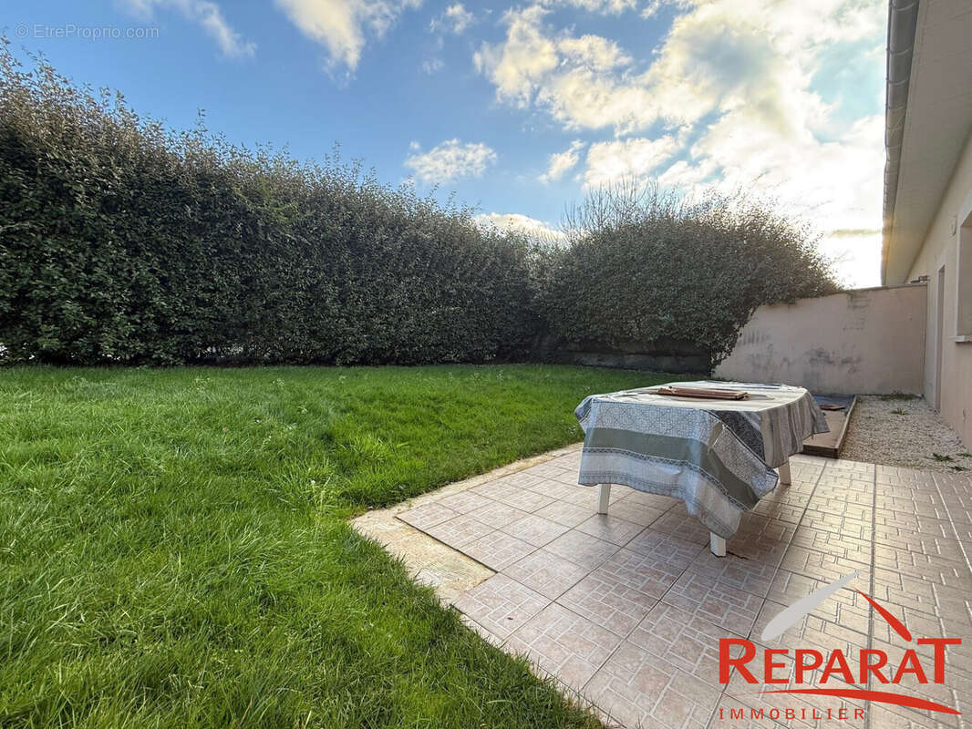 Maison à SAINT-PANTALEON-DE-LARCHE