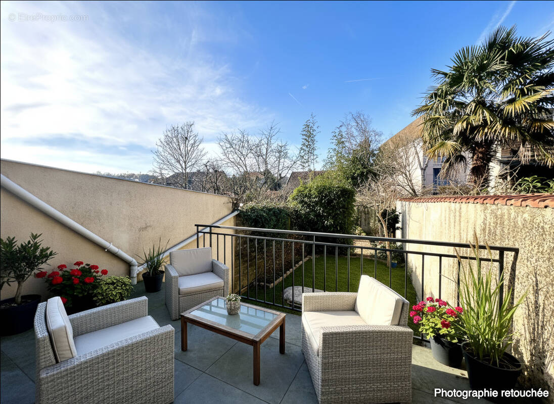 Maison à VERRIERES-LE-BUISSON