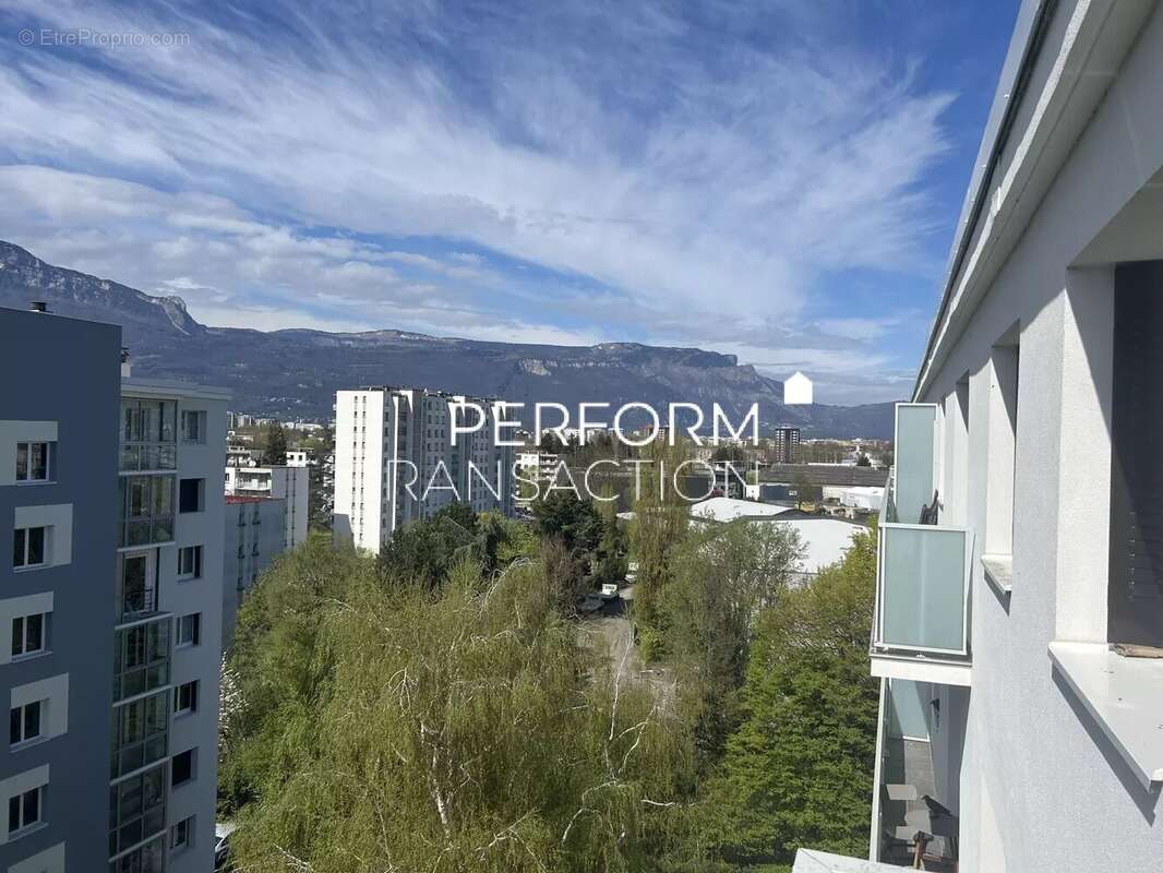 Appartement à SAINT-MARTIN-D&#039;HERES