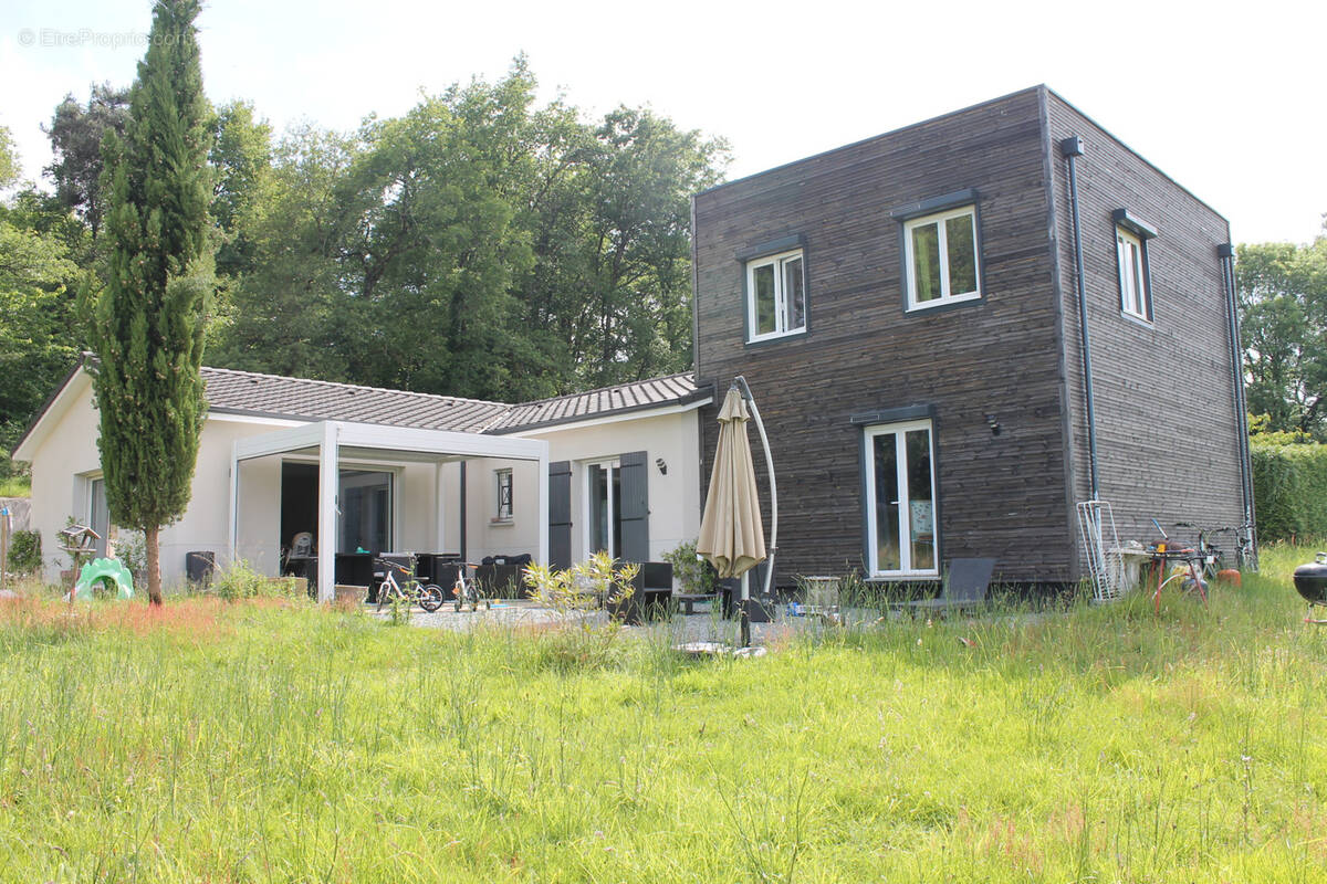 Maison à SAINT-ROMAIN-ET-SAINT-CLEMENT
