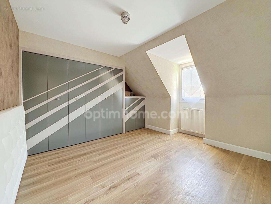 Maison à vendre 7 pièces TAVERNY (95) 175m² - photo 13