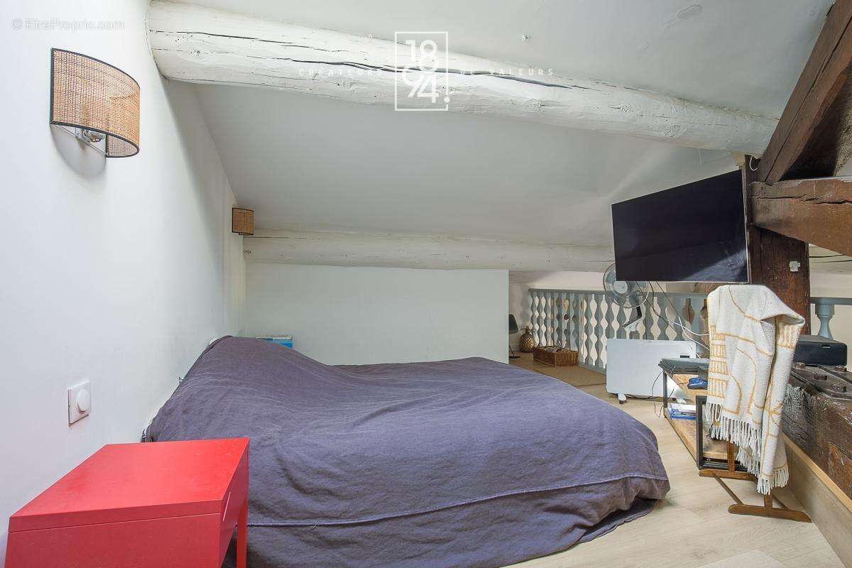 Appartement à MARSEILLE-1E
