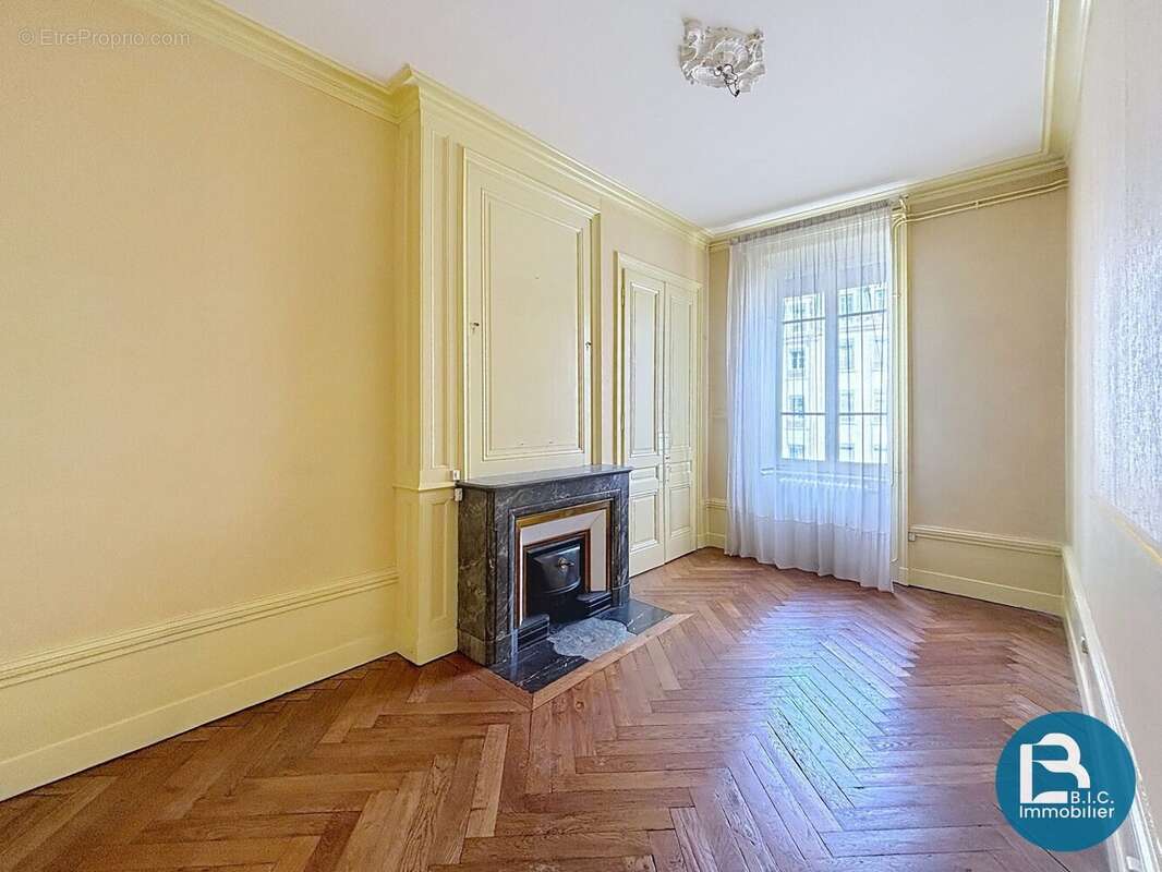 Appartement à LYON-6E