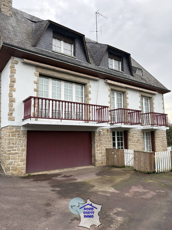 Maison à AMBRIERES-LES-VALLEES