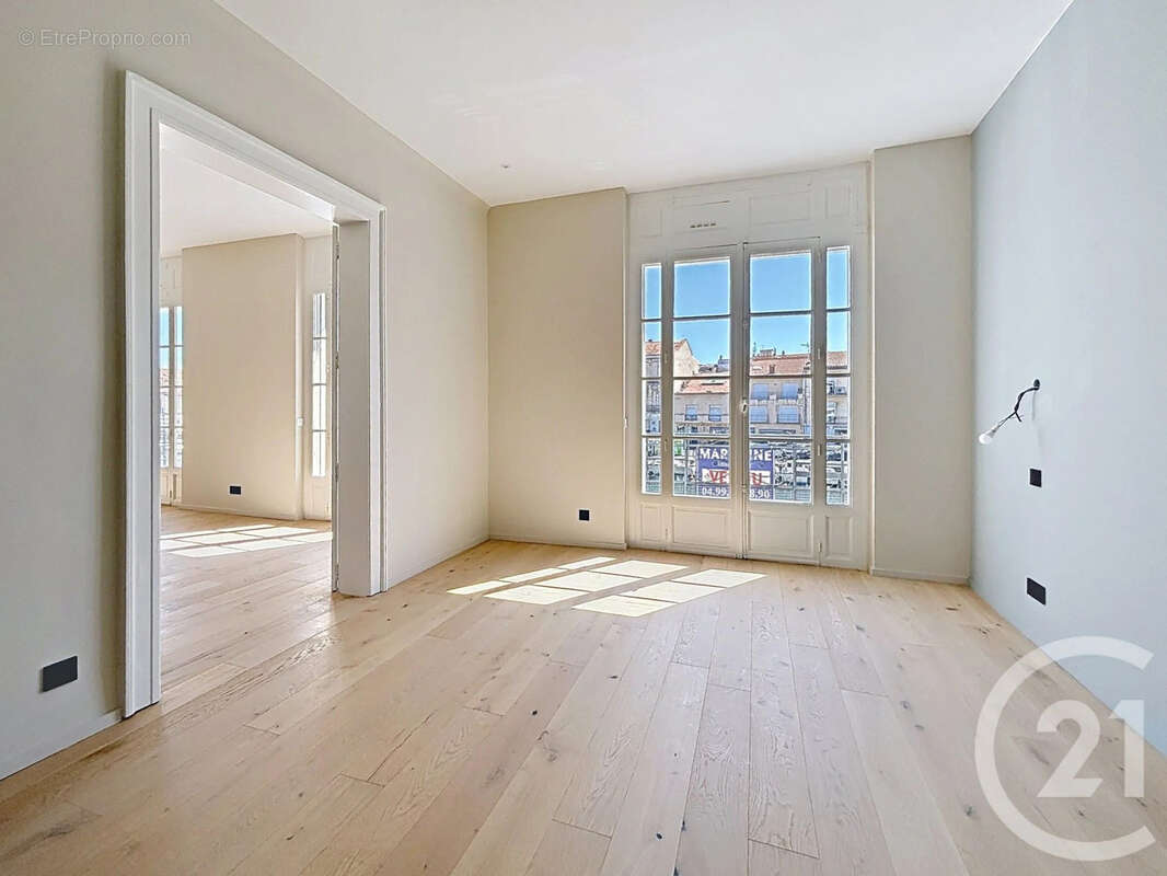 Appartement 140 m² à Sete  - photo 9