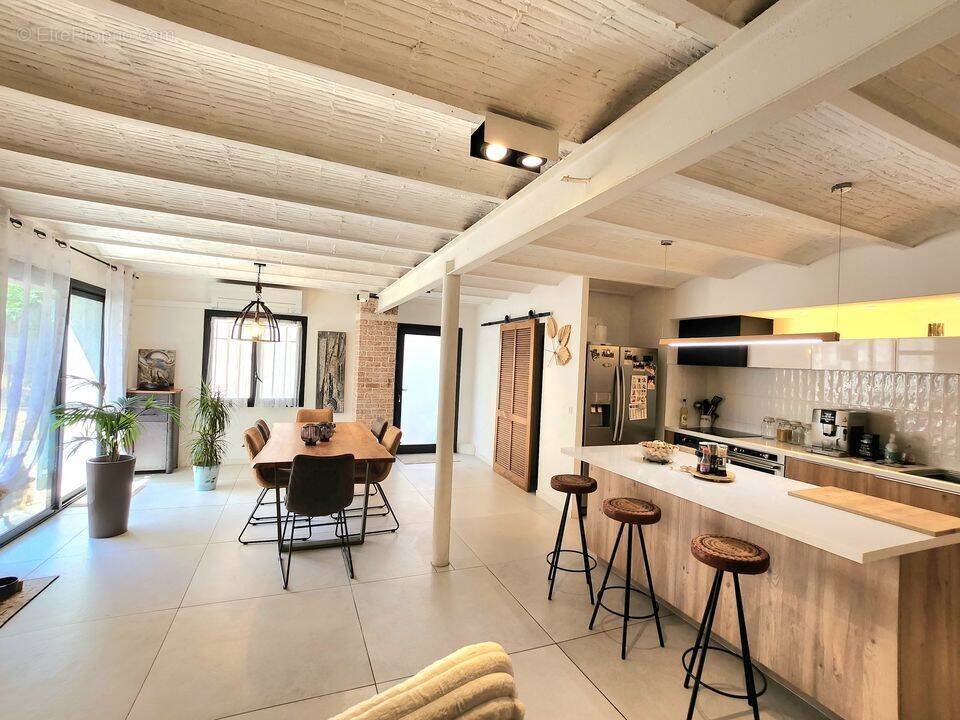 LOFT 118 M² / COEUR CHATEAU GOMBERT  - Appartement à MARSEILLE-13E