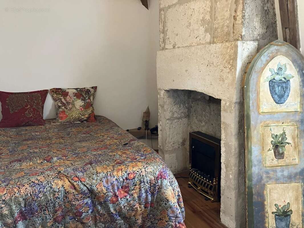 Appartement à CHARRAS