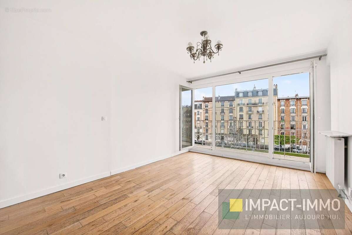 Appartement à COURBEVOIE