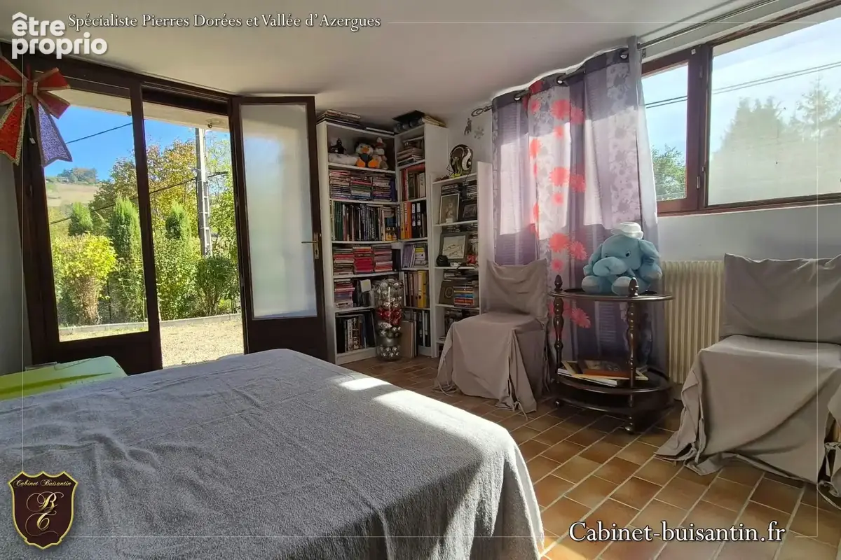 Maison avec terrasse et jardin arboré - photo 17