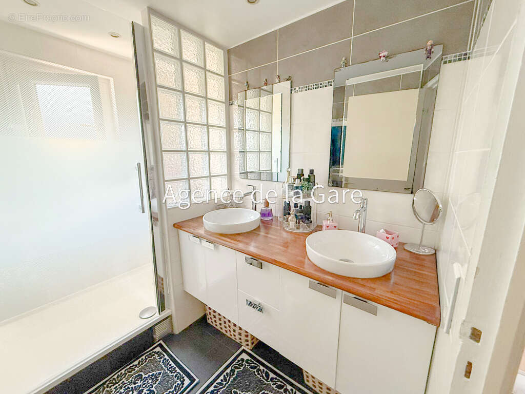 Maison à SARTROUVILLE