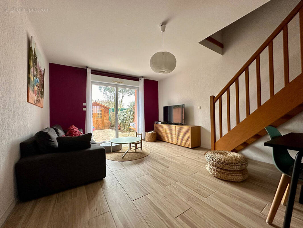 Maison à MONDONVILLE