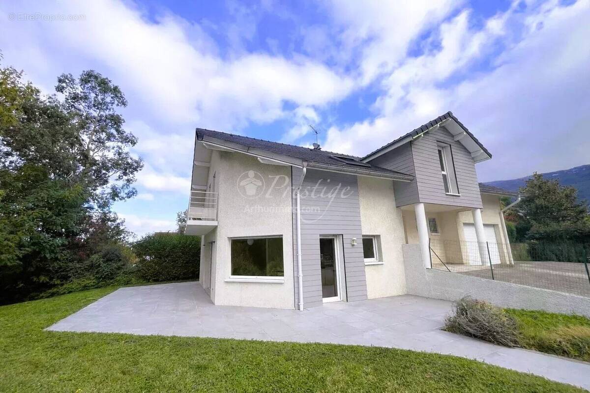 Maison à BRISON-SAINT-INNOCENT