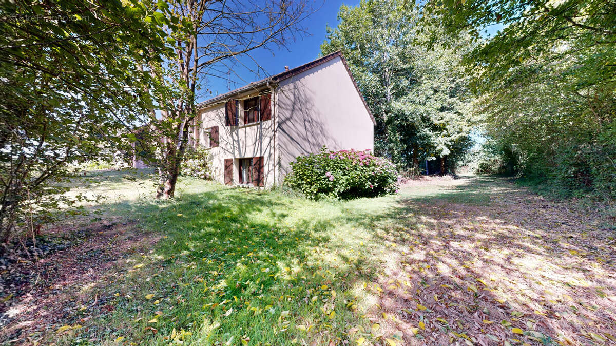 Maison familiale avec vie de plain-pied   192 m2   4 chambres   Terrain de 2 852 m2 - photo 23