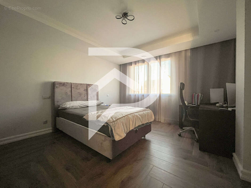 Maison Aulnay Sous Bois 10 pièce(s) 200 m2 - photo 12