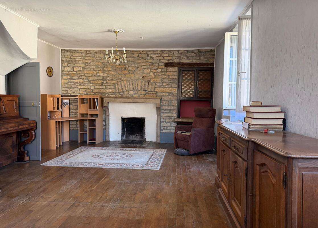 Maison ancienne 6 pièces 127 m² avec courrette de 30 m2 devant - photo 3