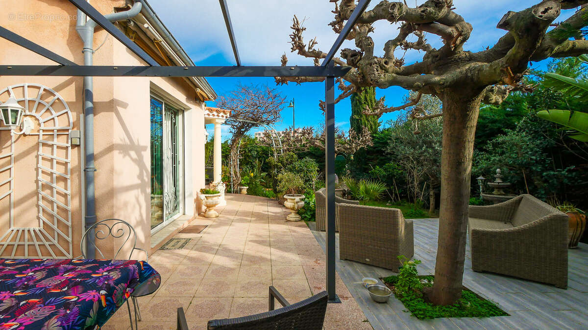 Maison à HYERES