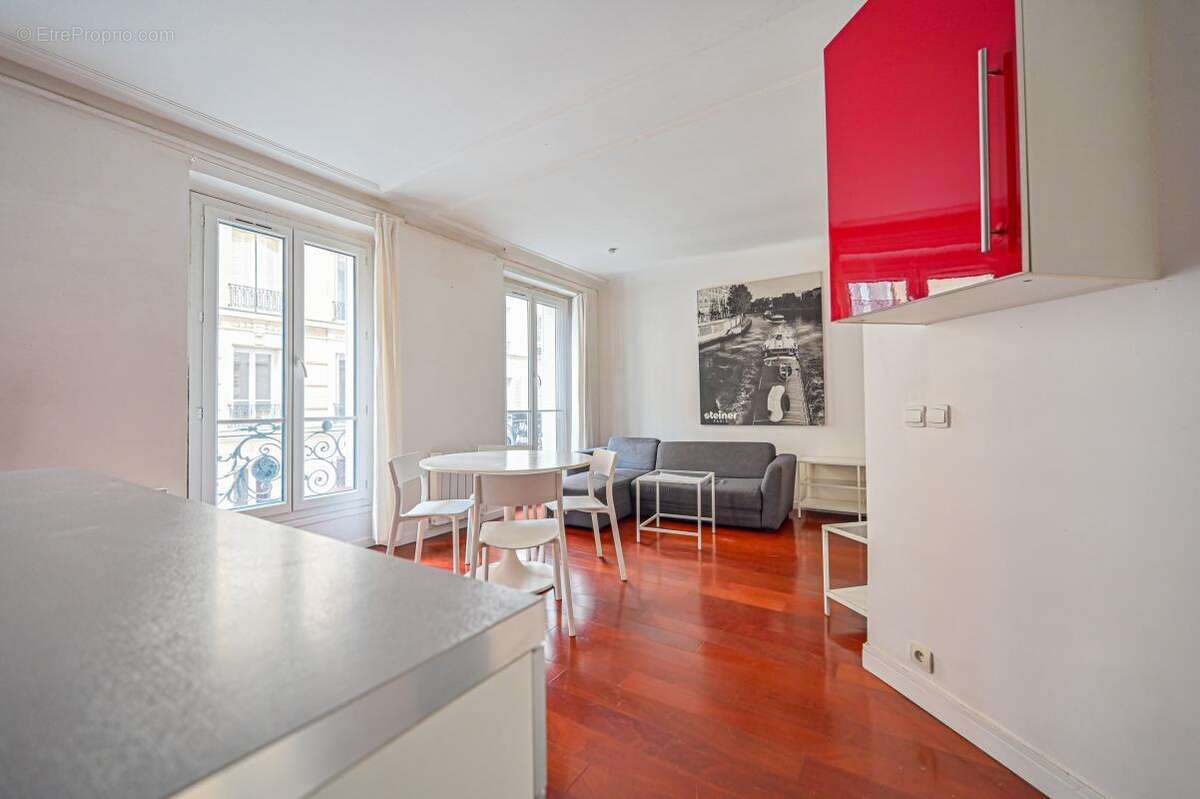 Appartement à PARIS-17E