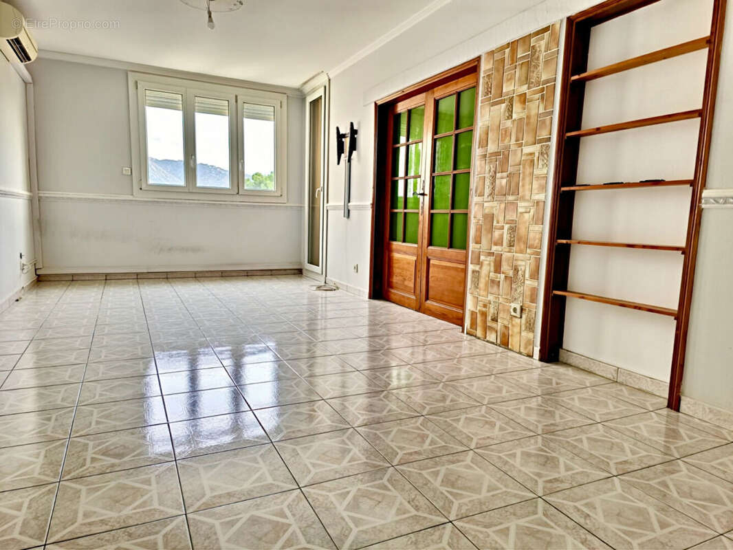 Appartement à MARSEILLE-11E