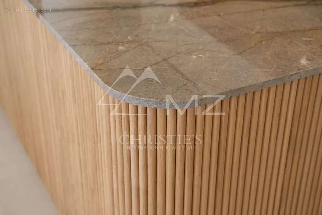 Cannes la croisette splendide appartement renove 3 chambres vue mer - photo 12