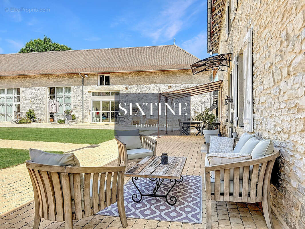 Maison à CREYS-MEPIEU